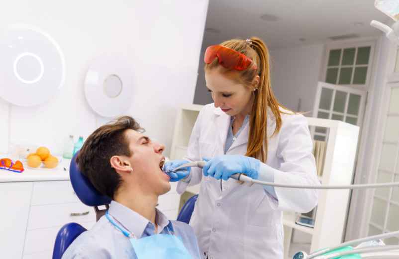 Combien coûte un blanchiment dentaire chez le dentiste